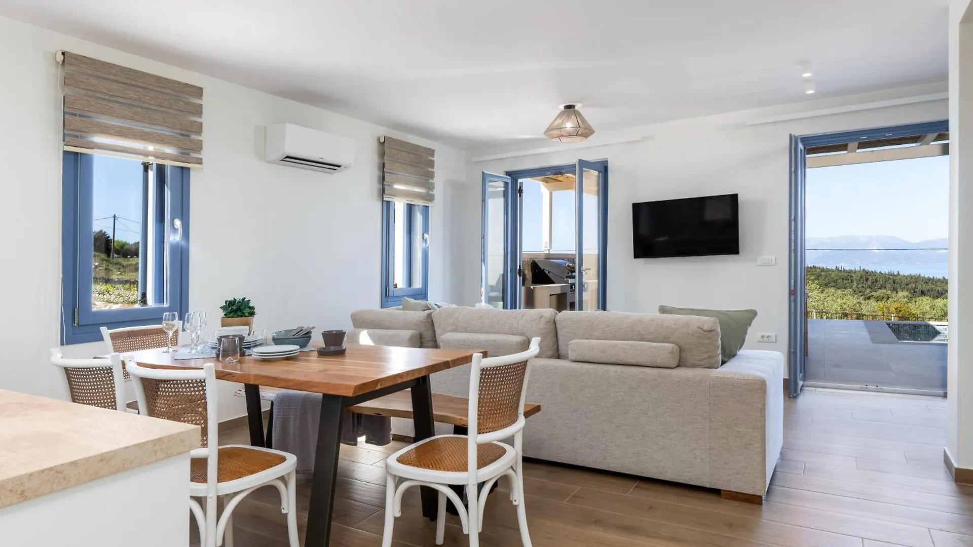 Villa Ariste With Stunning Views Near Fiscardo Katsarata