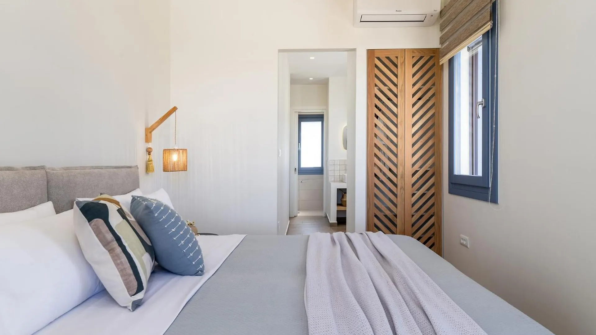 Villa Ariste With Stunning Views Near Fiscardo Katsarata