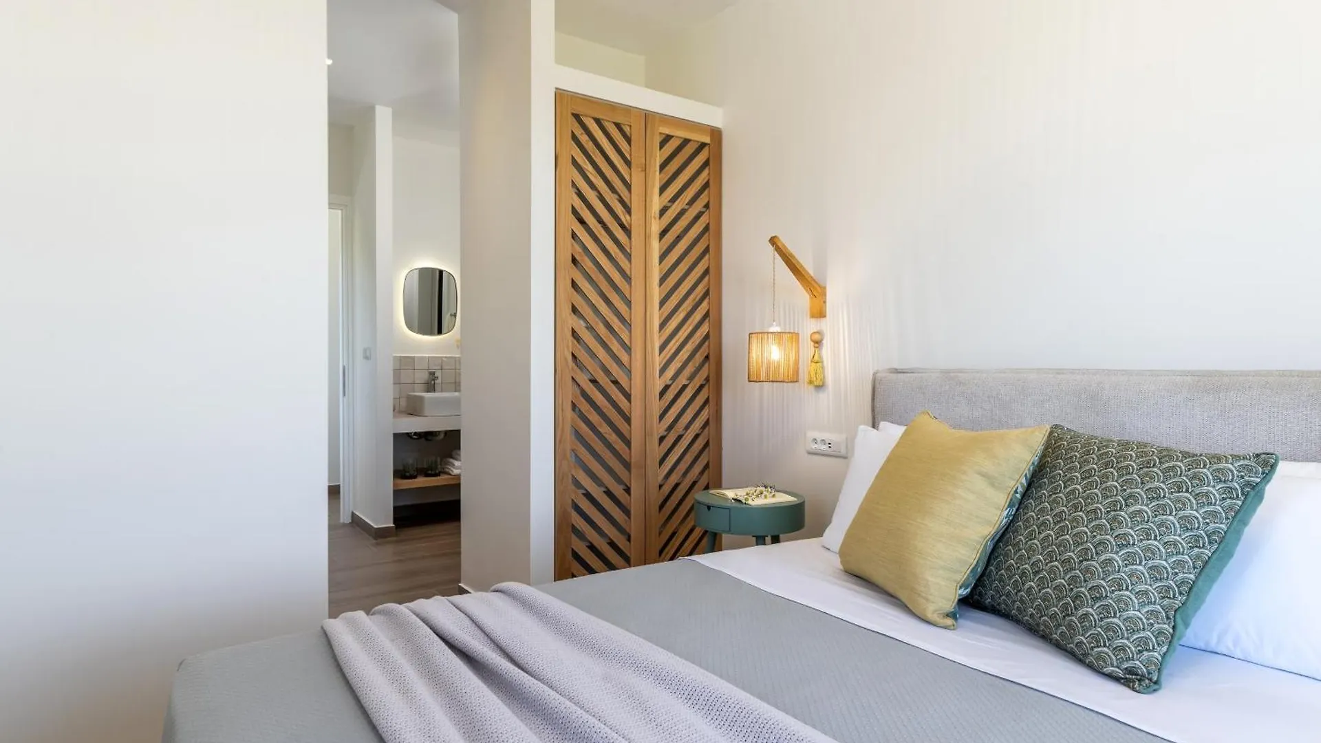 Villa Ariste With Stunning Views Near Fiscardo Katsarata